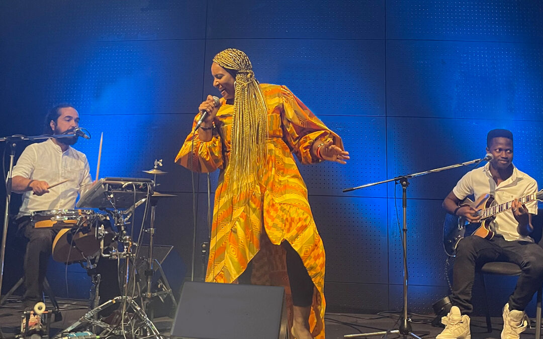 “FAMILY” AO VIVO NO CAPITÓLIO